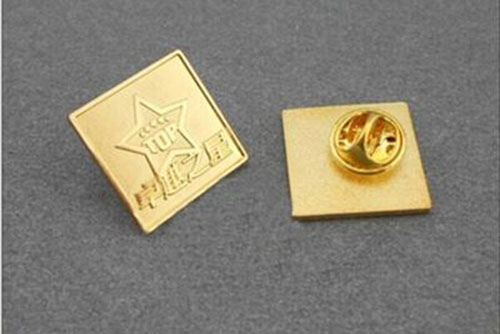 河北學校烤漆(qī)徽章廠家