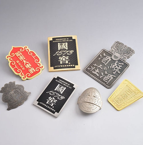 金屬定製徽章（zhāng）價格（gé）?和（hé）尺寸的聯係