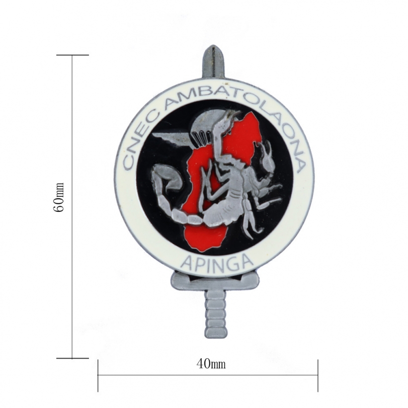 盾牌（pái）與劍徽章